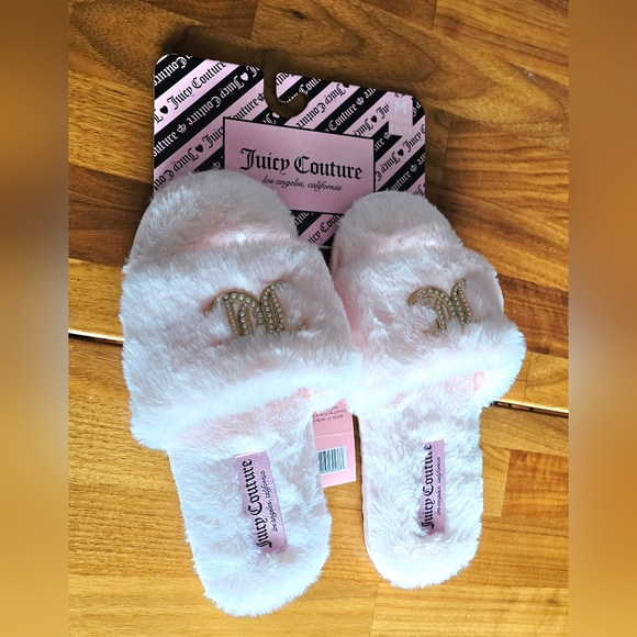 NEW! Juicy Couture Women's Faux Fur Slippers In Blush/Pearl Size M 6.5/7.5 - Picture 2 of 10